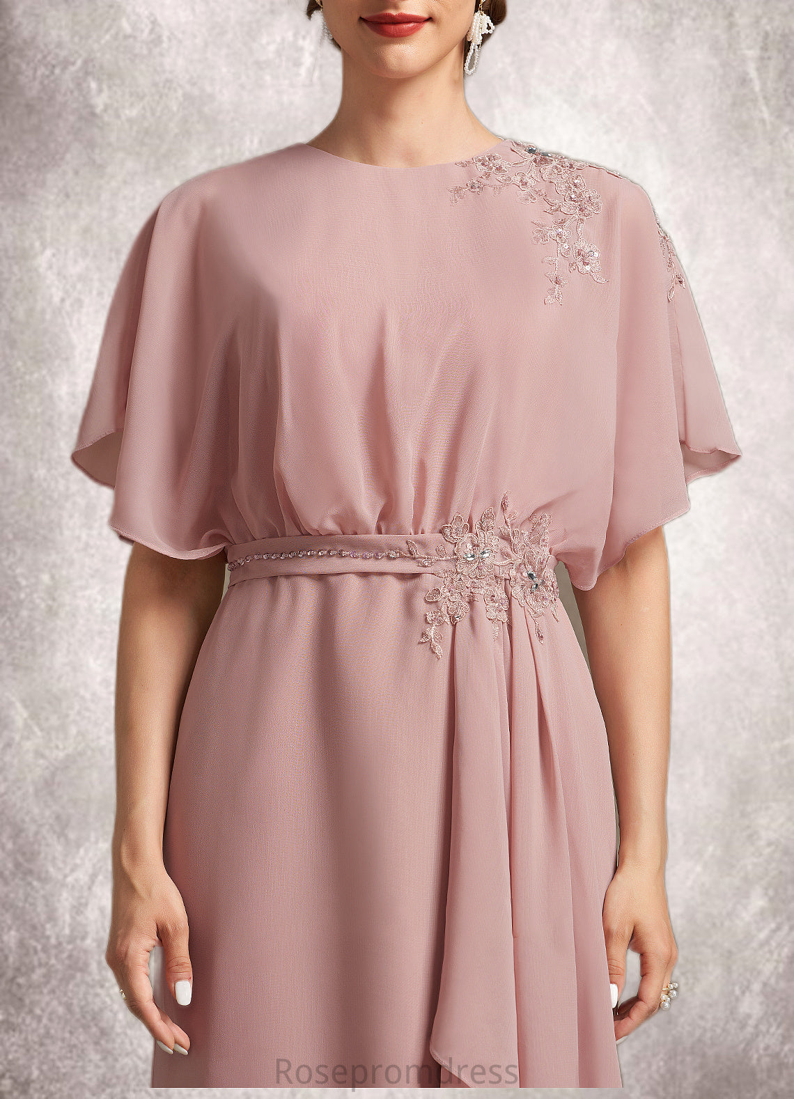 Cheryl Sheath/Column Scoop Neck Knee-Length Chiffon Mother of the Bride Dress With Appliques Lace SRS126P0014829