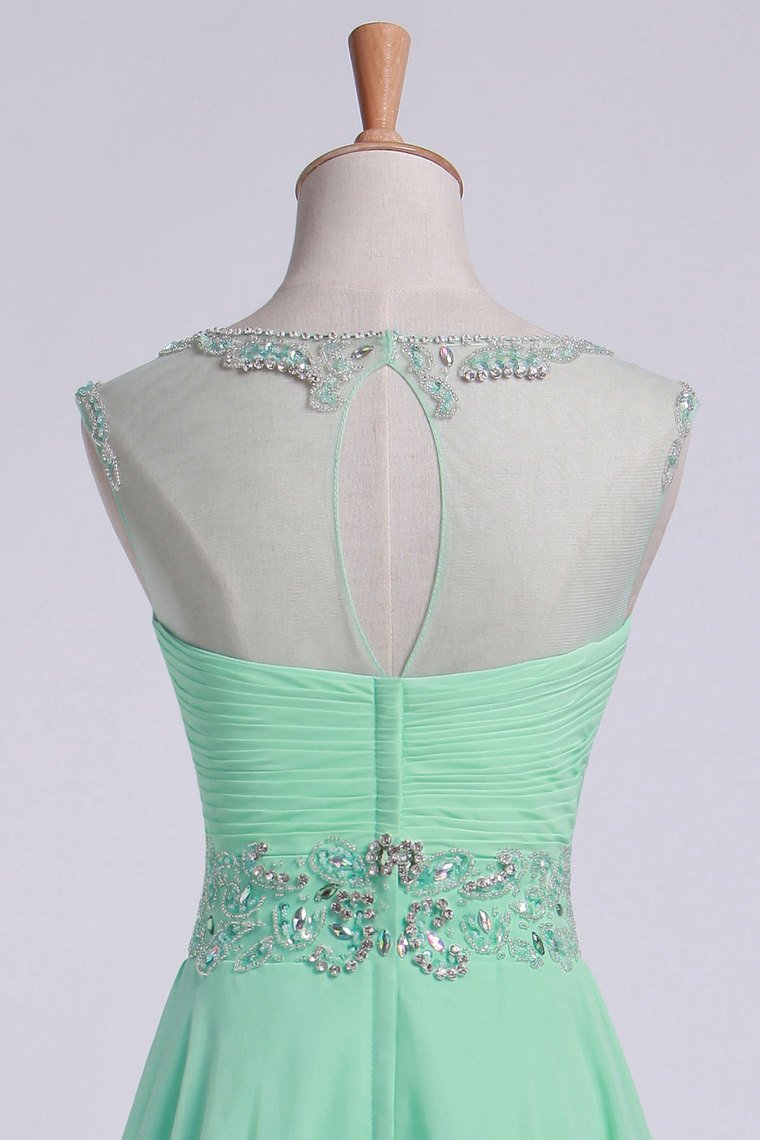 2024 Scoop Homecoming Dresses Cap Sleeves A Line With Beadings&Sequins Chiffon