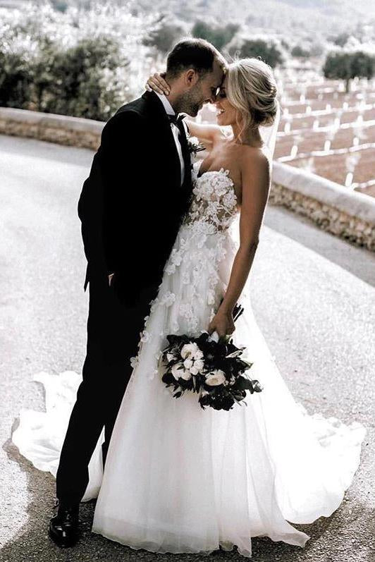 Charming Ball Gown Sweetheart Strapless 3D Flowers Tulle Off White Wedding Dresses SRS15095