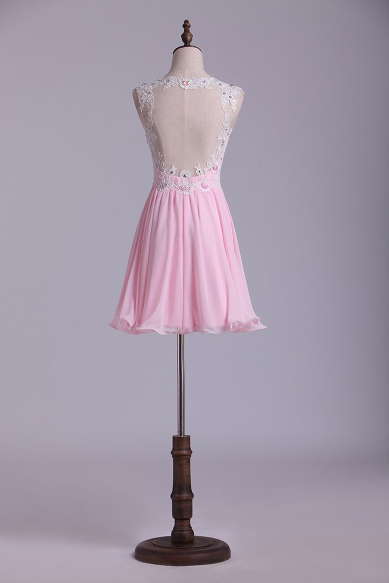 2024 Straps A-Line/Princess Homecoming Dresses Chiffon With Applique