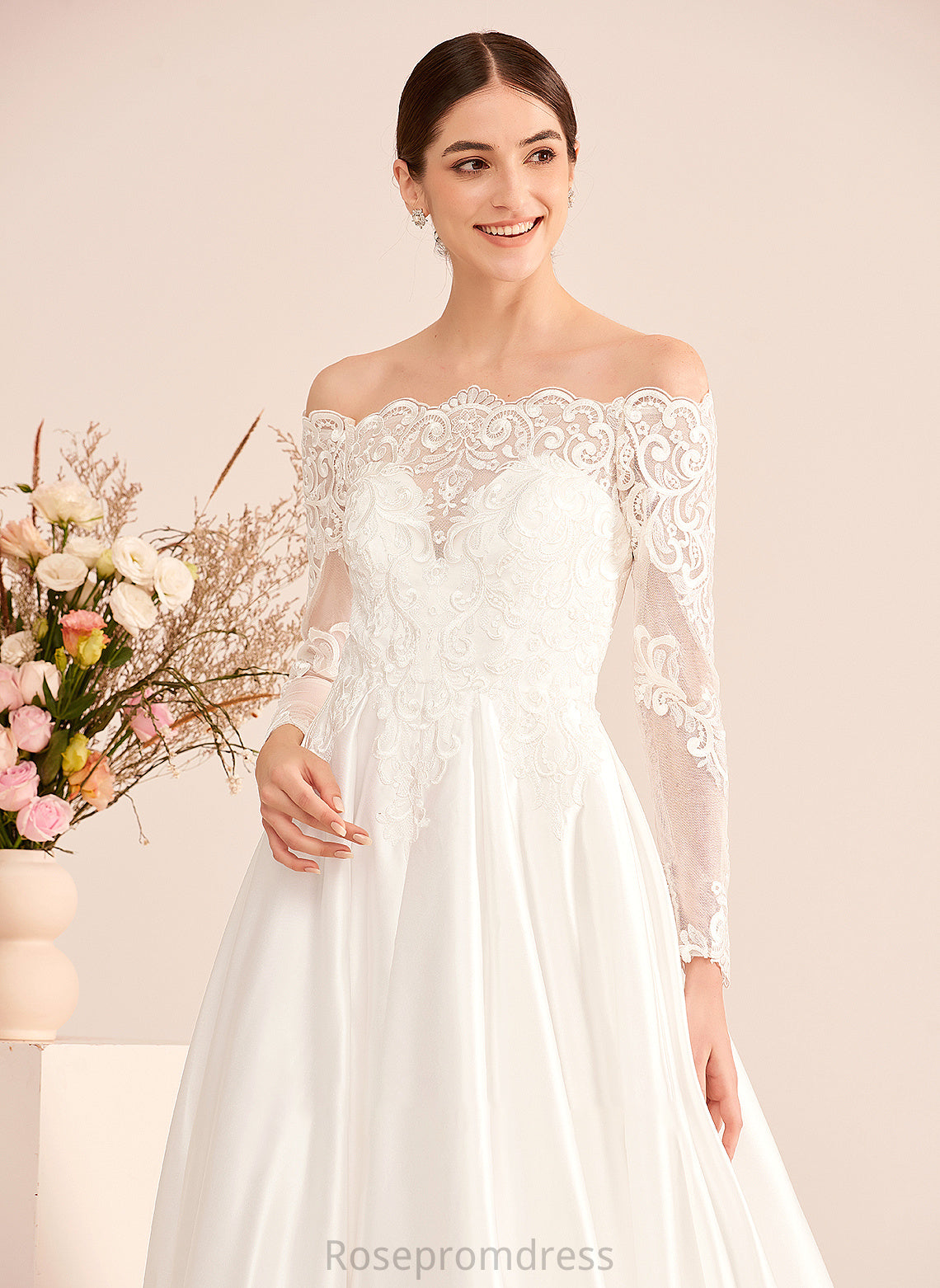 Court With Erin Wedding Wedding Dresses Lace Off-the-Shoulder Dress Ball-Gown/Princess Train