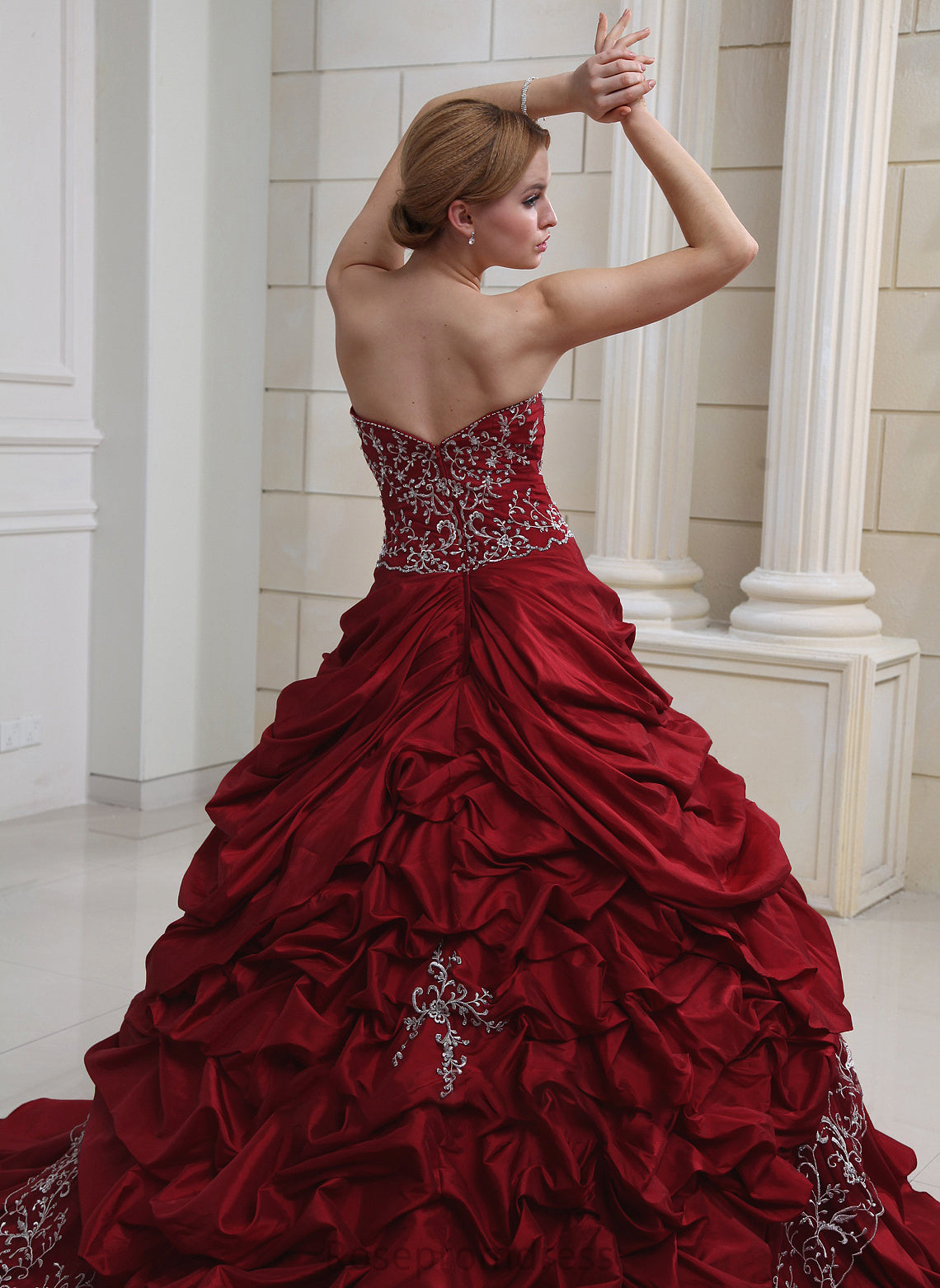Embroidered Ball-Gown/Princess Royal Train Ruffle Dress Taffeta Susanna Sweetheart Wedding Dresses With Wedding Beading