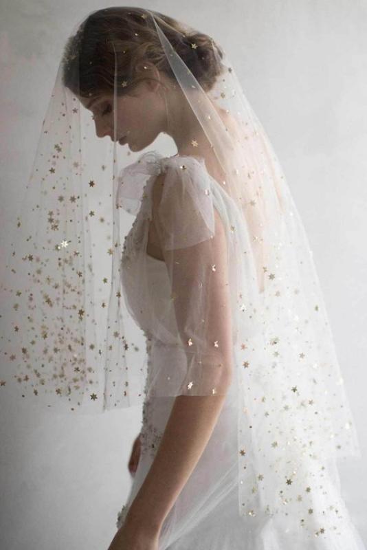 Elegant Short Sequins Tulle Wedding Veils with Stars SRS15580