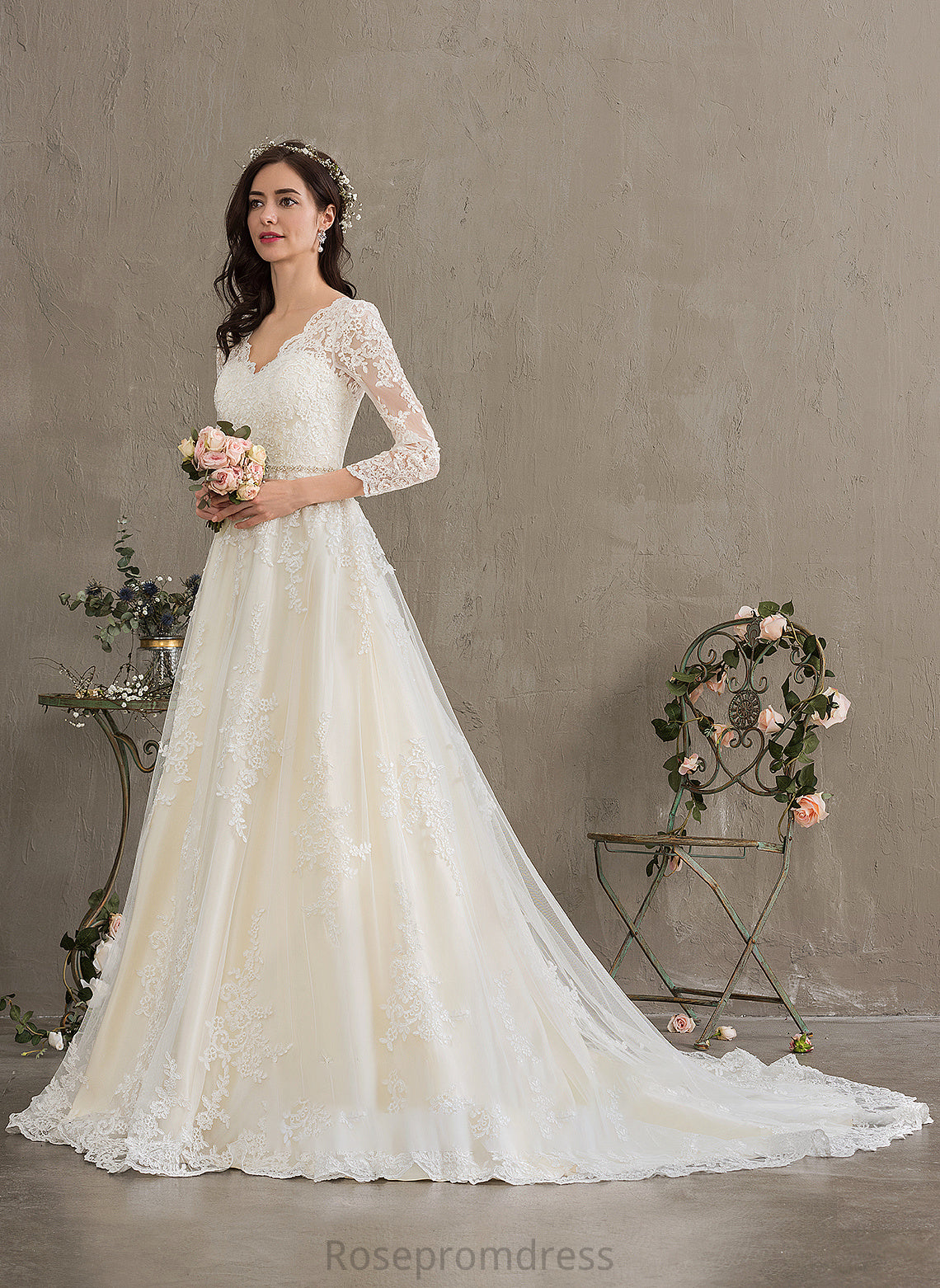 Beading Chapel Train Ball-Gown/Princess With Wedding Tulle Dress Makayla V-neck Sequins Wedding Dresses