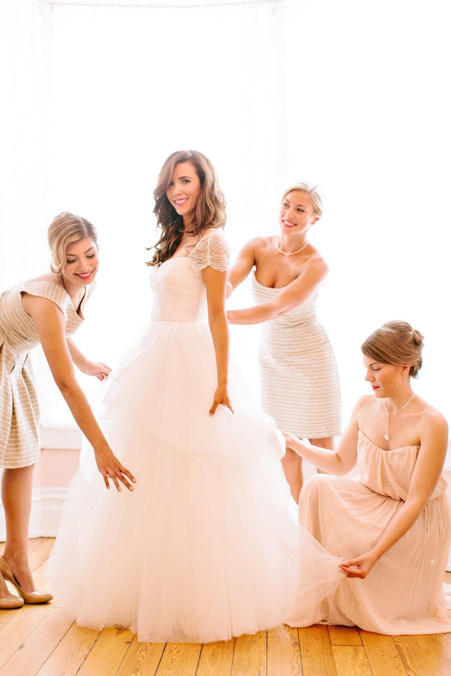 A-Line Short Sleeve Long Ivory Tulle Sweetheart Beaded Cute Backless Wedding Dresses RS335