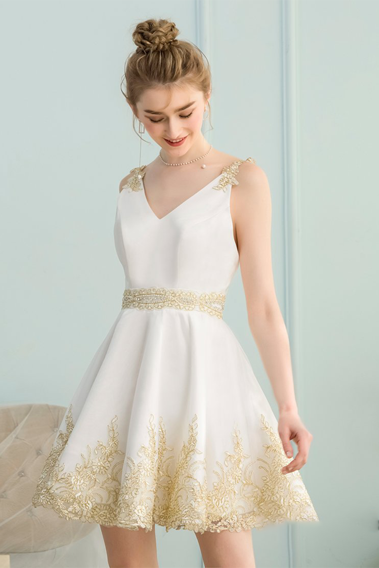 A-Line Homecoming Dresses Satin Mya V-Neck Appliques Short White