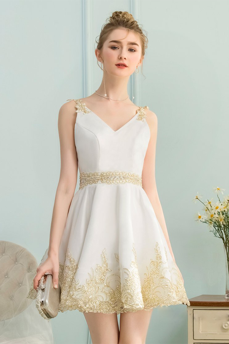 A-Line Homecoming Dresses Satin Mya V-Neck Appliques Short White