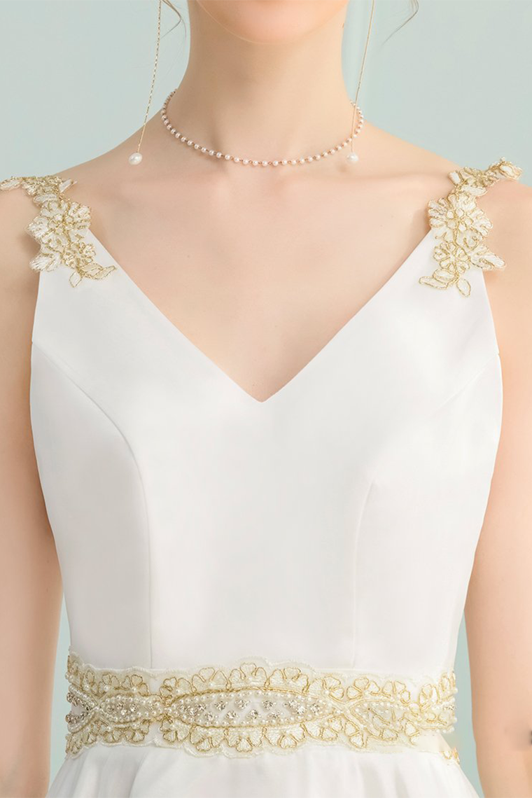 A-Line Homecoming Dresses Satin Mya V-Neck Appliques Short White