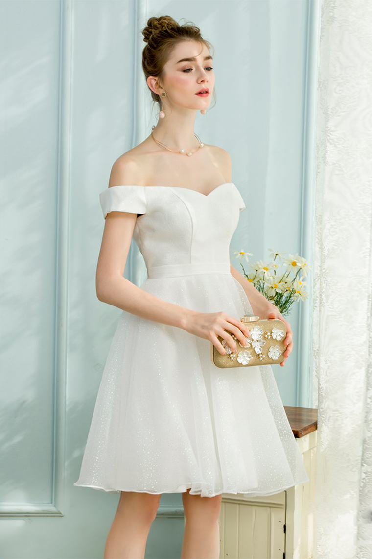 A-Line/Princess Ruffles Satin Homecoming Dresses Madge Sweetheart Sleeveless Sweep/Brush Train Dresses