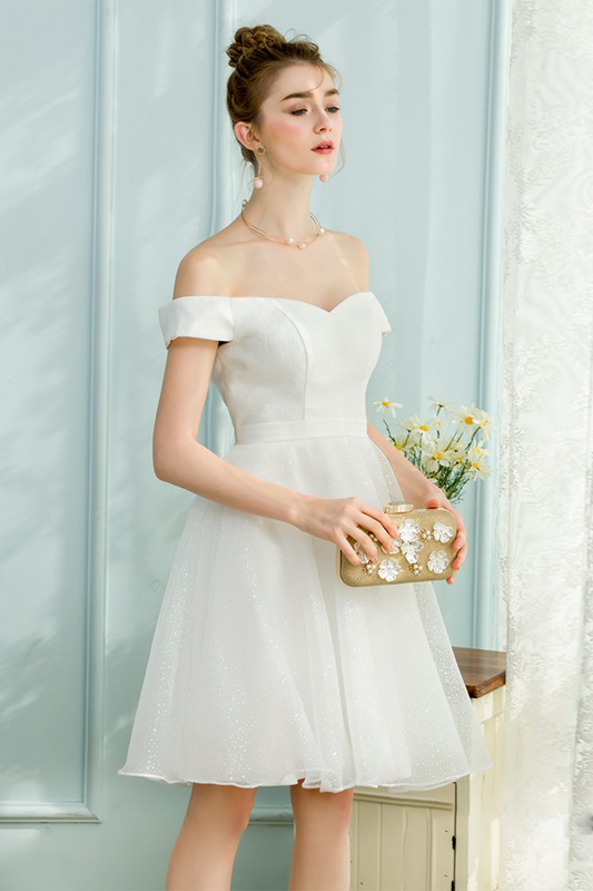 A-Line/Princess Ruffles Satin Homecoming Dresses Madge Sweetheart Sleeveless Sweep/Brush Train Dresses