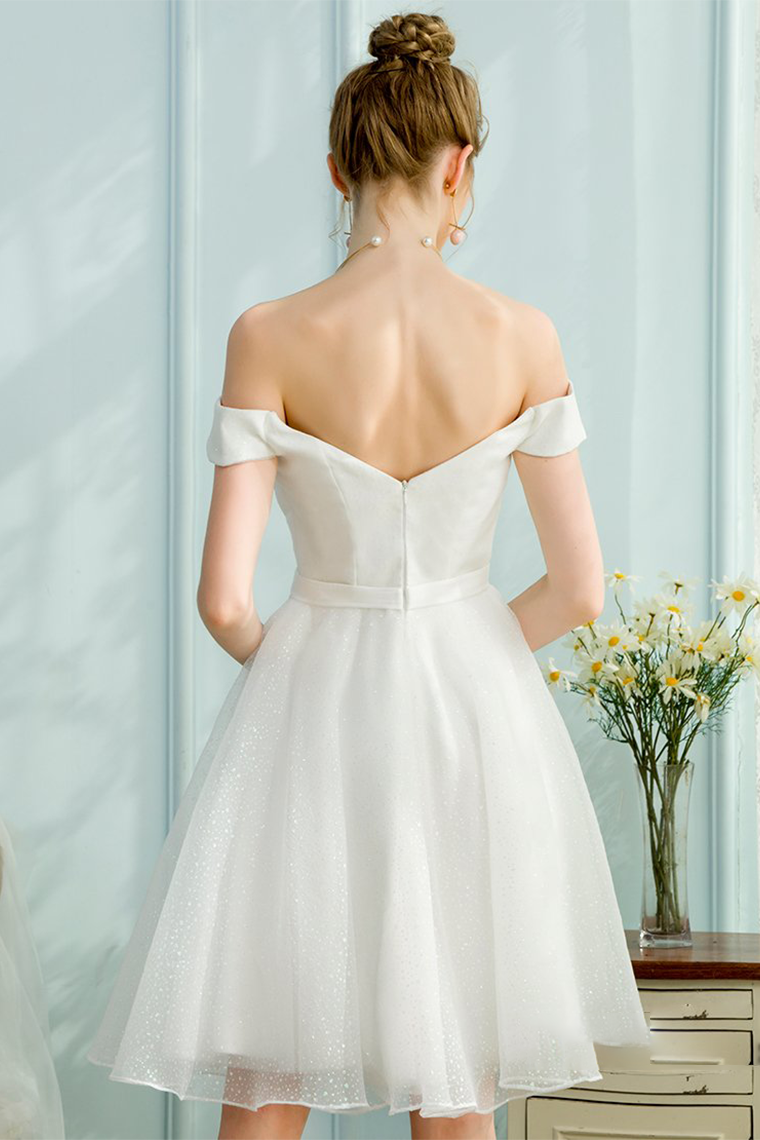 A-Line/Princess Ruffles Satin Homecoming Dresses Madge Sweetheart Sleeveless Sweep/Brush Train Dresses