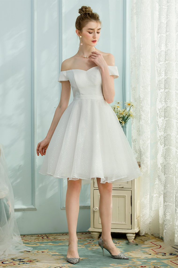 A-Line/Princess Ruffles Satin Homecoming Dresses Madge Sweetheart Sleeveless Sweep/Brush Train Dresses