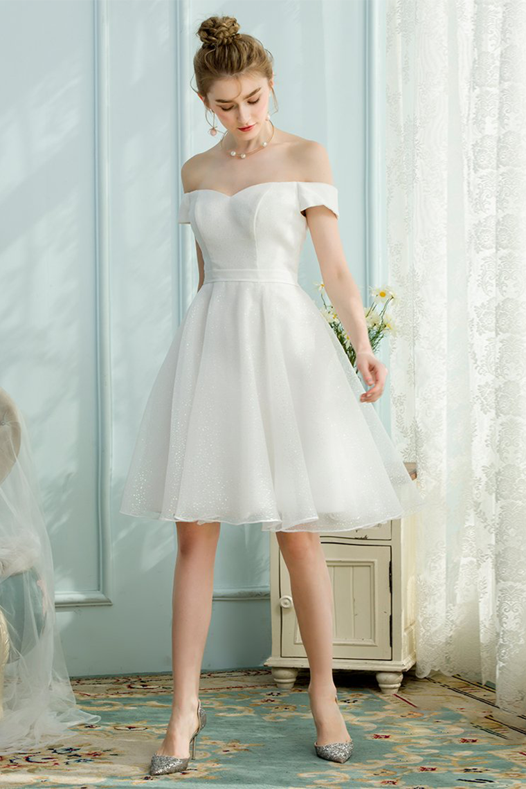 A-Line/Princess Ruffles Satin Homecoming Dresses Madge Sweetheart Sleeveless Sweep/Brush Train Dresses
