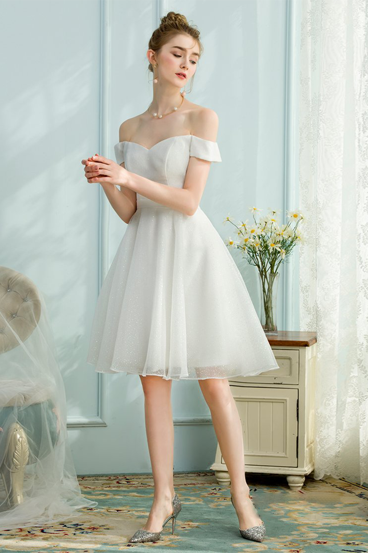 A-Line/Princess Ruffles Satin Homecoming Dresses Madge Sweetheart Sleeveless Sweep/Brush Train Dresses