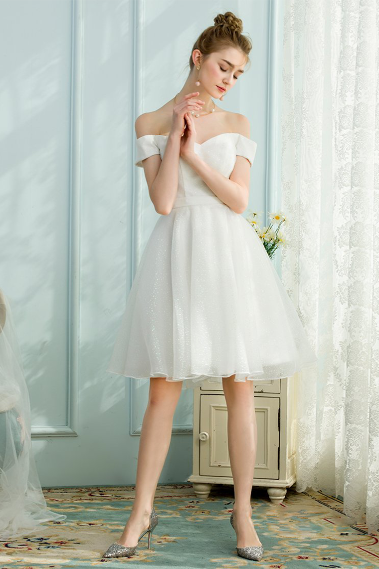 A-Line/Princess Ruffles Satin Homecoming Dresses Madge Sweetheart Sleeveless Sweep/Brush Train Dresses