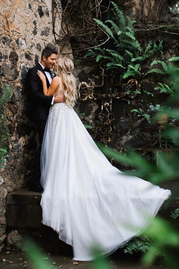 Elegant A Line Illusion Beads V Neck Tulle Long Backless Wedding Dresses Prom SRSP8CG9KC9