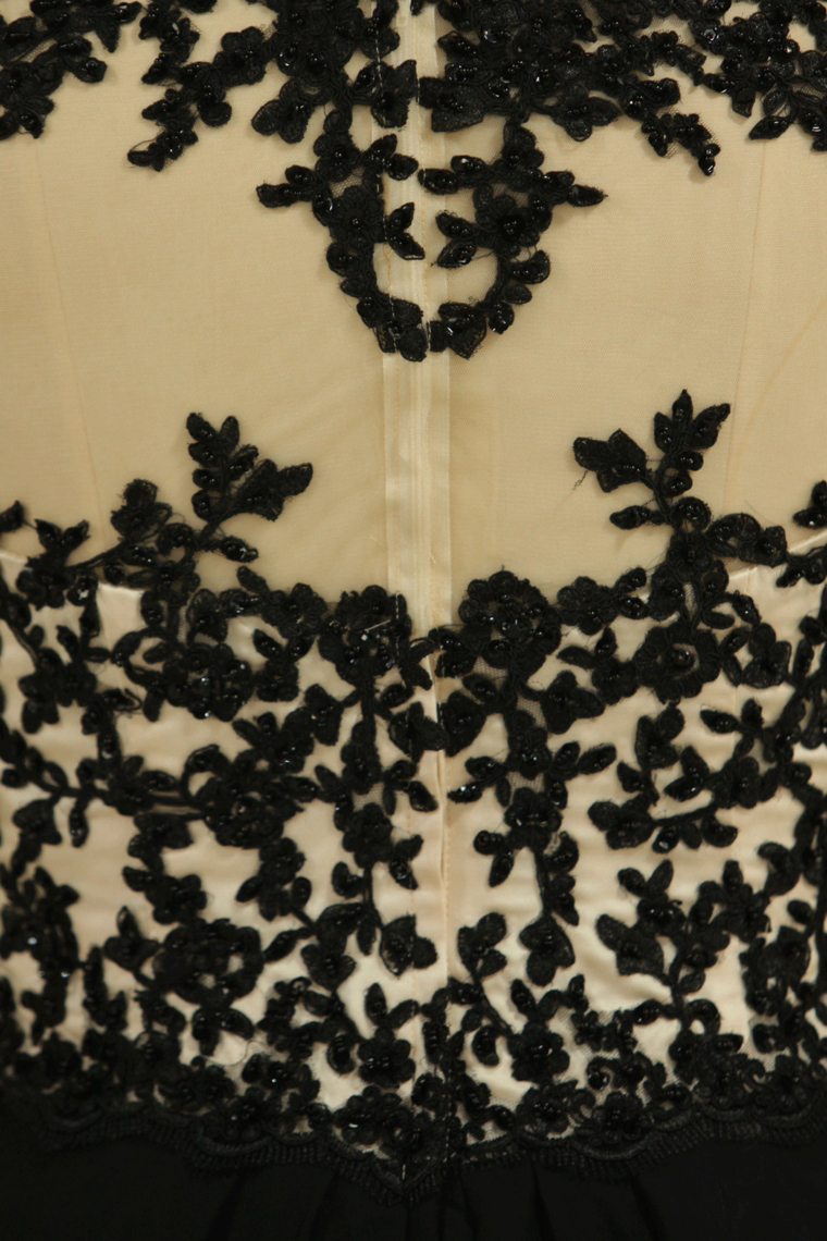 2024 Plus Size Black Mother Of The Bride Dresses V Neck A Line Chiffon With Applique