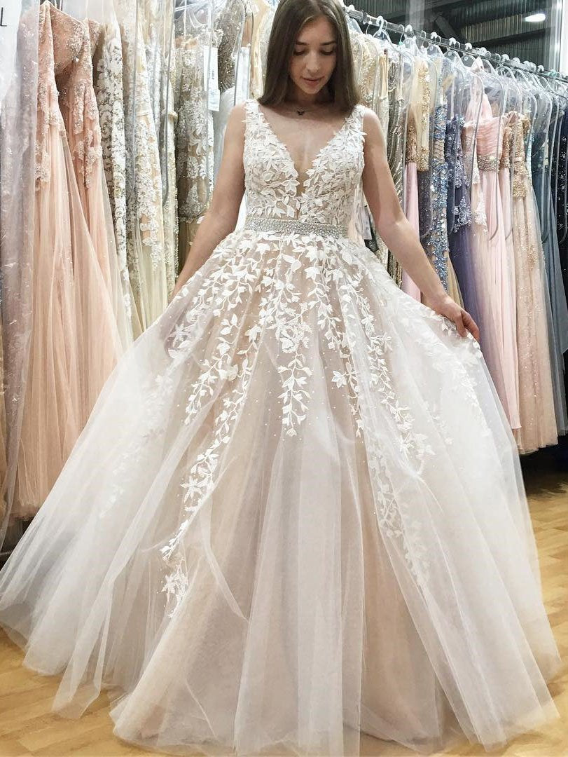 A Line V Neck Long Ivory Lace Appliques Wedding Dresses Beads Tulle Prom Dresses RS598