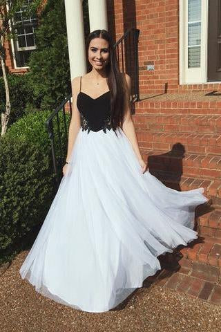 Pretty A-line Black and White Sweetheart Neck Long prom Dress RS421