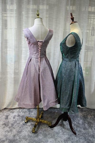 Gorgeous V Neck Knee Length Bridesmaid Dress Lace up Sequin Homecoming Dresses H1065