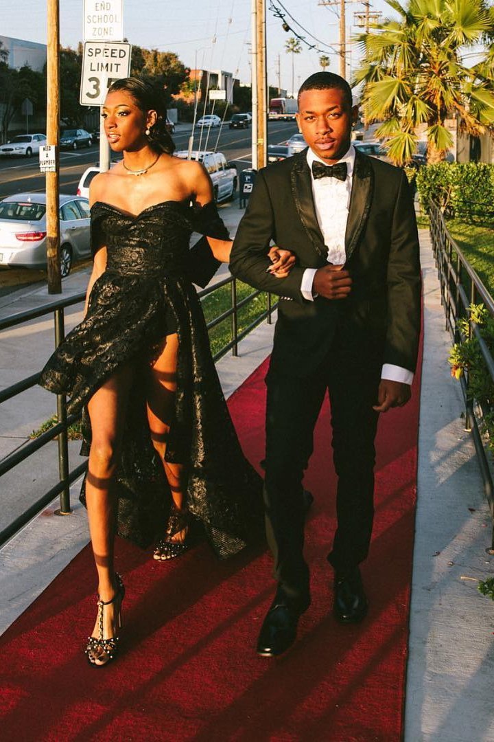 Sexy Black Off the Shoulder Prom Dresses Sequins Side Slit Sweetheart Prom Gowns RS541