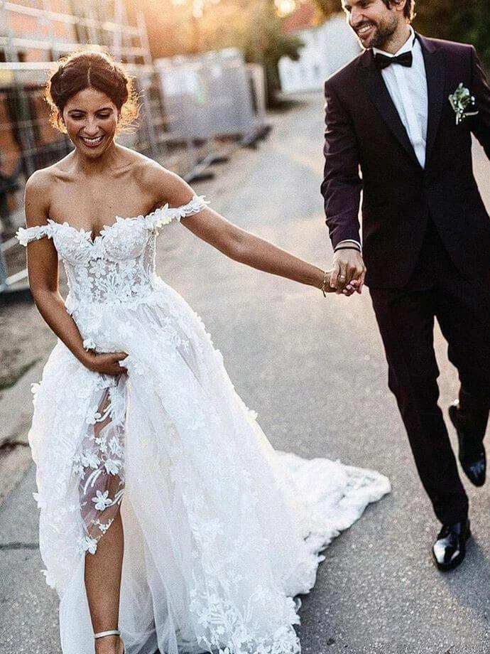 A Line Sweetheart Off the Shoulder Tulle Ivory Long Wedding Dresses with Appliques SRS15557