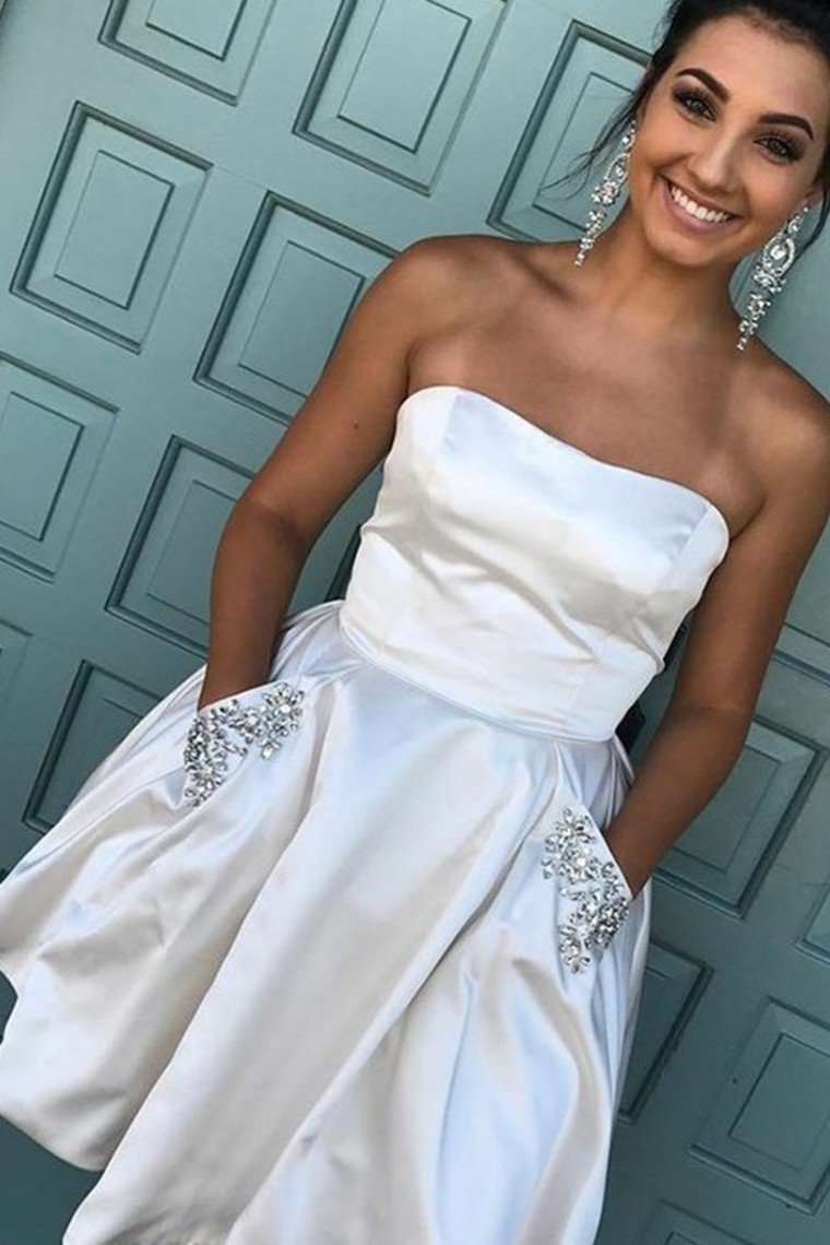 2024 Satin With Pockets Homecoming Dresses A-Line Strapless Satin