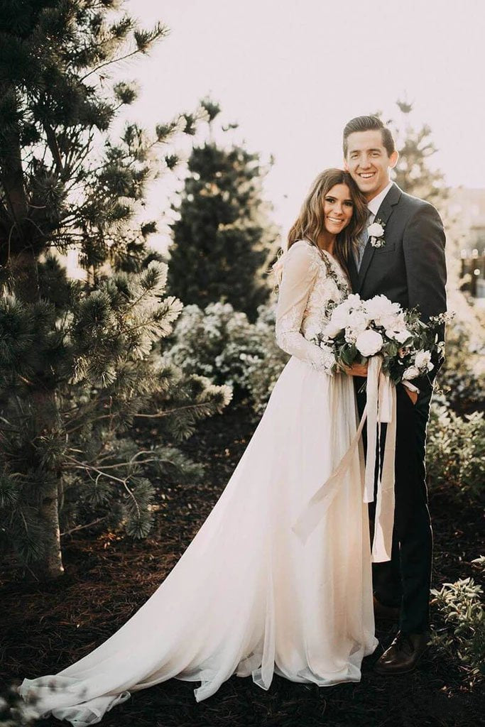 Princess A Line Long Sleeve Rustic Scoop Lace Appliques Tulle Ivory Beach Wedding Dress RS827