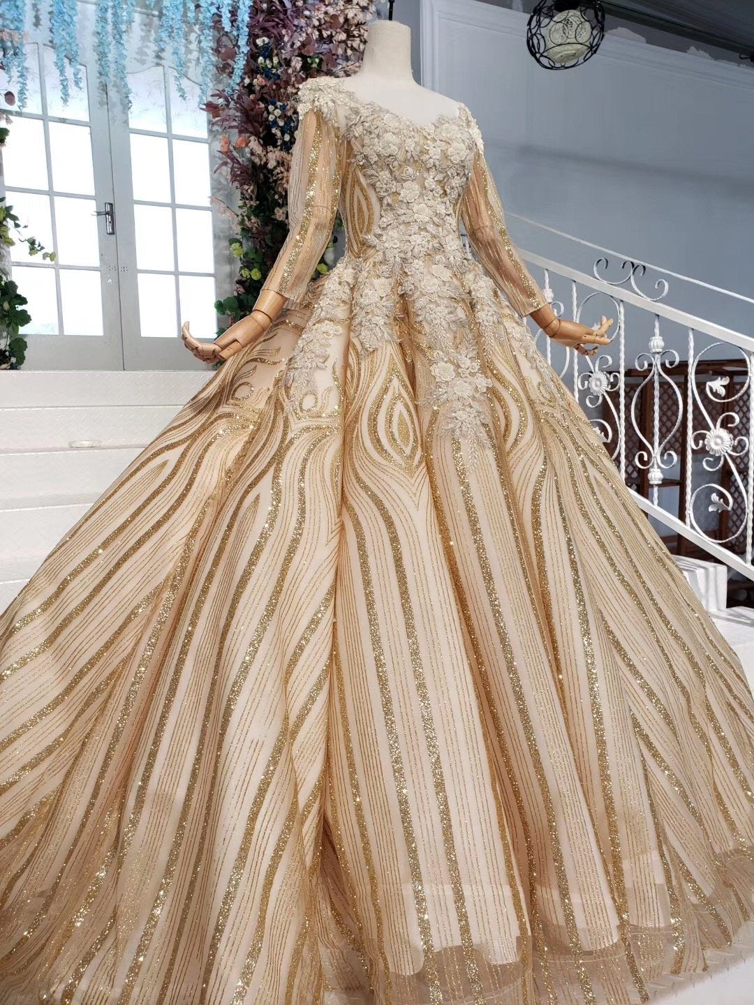 Long Sleeve Ball Gown Beads Lace Appliques Prom Dresses Sequins Quinceanera Dresses SRS15241