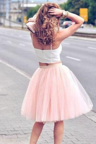 Simple Two Pieces A-line Scoop Spaghetti Straps Tulle Ruffles Short Homecoming Dresses RS942