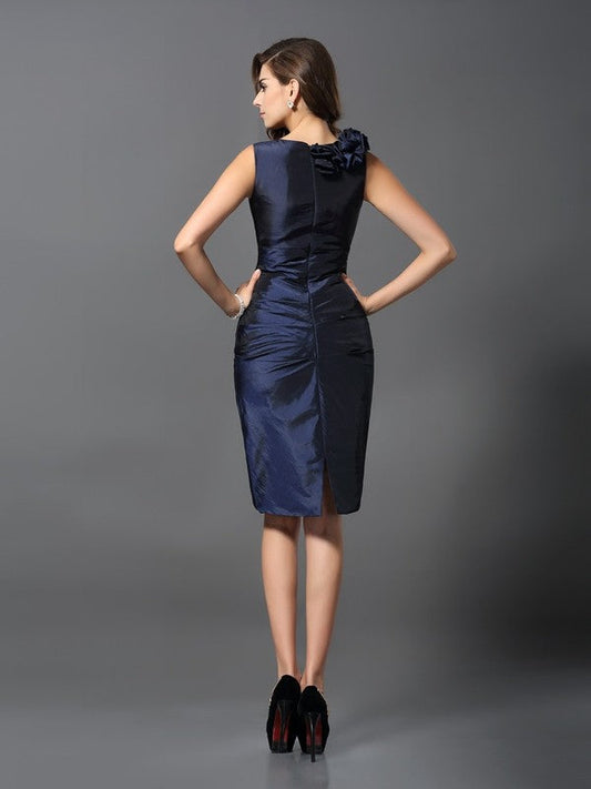 Sheath/Column Emmy Cocktail Homecoming Dresses V-Neck Hand-Made Flower Sleeveless Short Taffeta Dresses