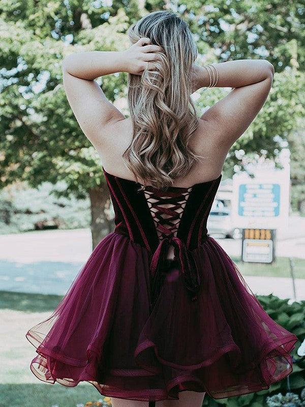 A-Line/Princess Lana Homecoming Dresses Ruffles Sweetheart Organza Sleeveless Short/Mini Dresses