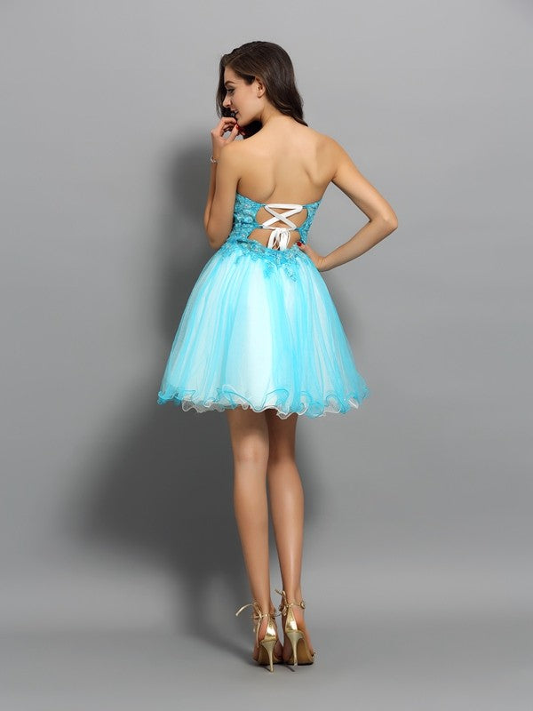 A-Line/Princess Homecoming Dresses Cocktail Jocelyn Satin Sweetheart Applique Beading Sleeveless Short Dresses