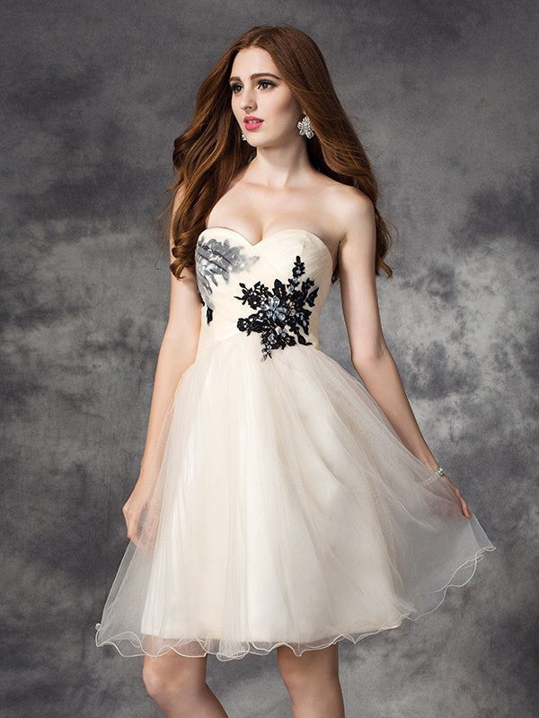 A-Line/Princess Sweetheart Homecoming Dresses Brittany Applique Sleeveless Short Net Dresses
