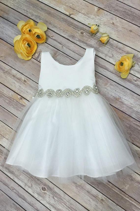 2024 Scoop Bowknot Knee-length Ivory Organza Beads Sleeveless Flower Girl Dresses RS673