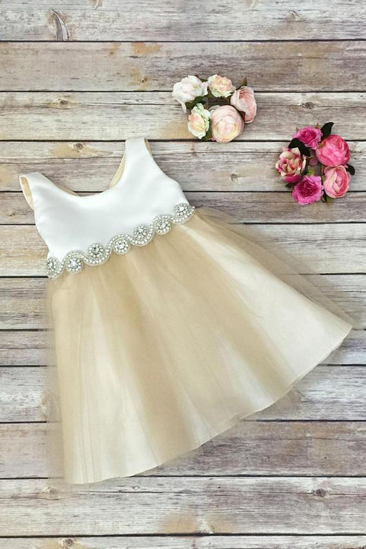 2024 Scoop Bowknot Knee-length Ivory Organza Beads Sleeveless Flower Girl Dresses RS673