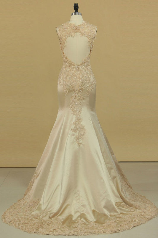 2024 V Neck Mermaid Open Back Wedding Dresses Satin With Applique Court Train