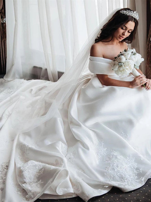 Ball Gown Off the Shoulder Satin White Sweetheart Wedding Dresses, Wedding Gowns SRS15062