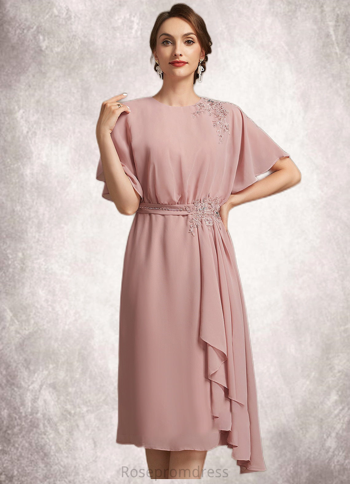 Cheryl Sheath/Column Scoop Neck Knee-Length Chiffon Mother of the Bride Dress With Appliques Lace SRS126P0014829