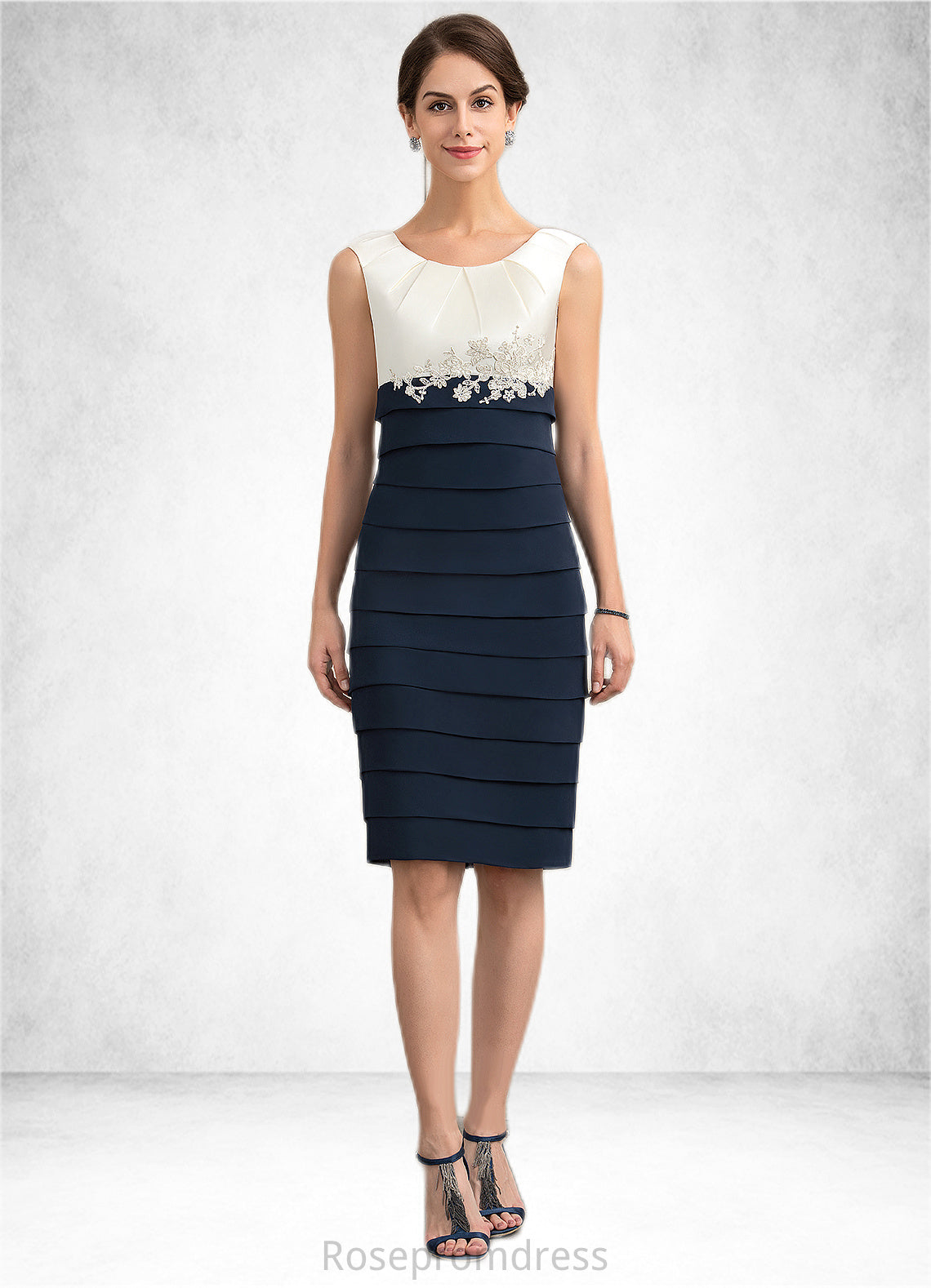 Joanne Sheath/Column Scoop Neck Knee-Length Chiffon Mother of the Bride Dress With Appliques Lace SRS126P0014880