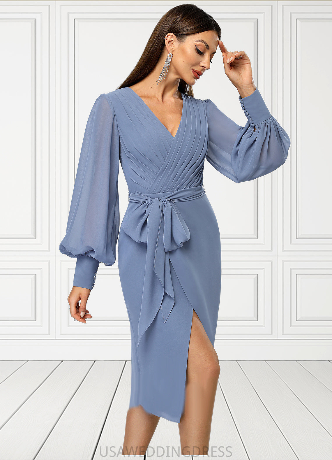 Beatrice Sheath/Column V-Neck Knee-Length Chiffon Cocktail Dress With Bow Pleated DSP0022484