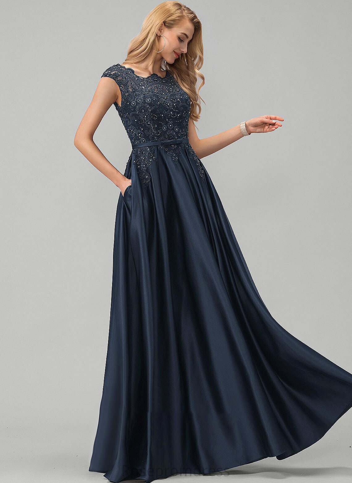 Prom Dresses Floor-Length Scoop Ball-Gown/Princess With Lace Caylee Pockets Satin Sequins Beading Bow(s) Neck