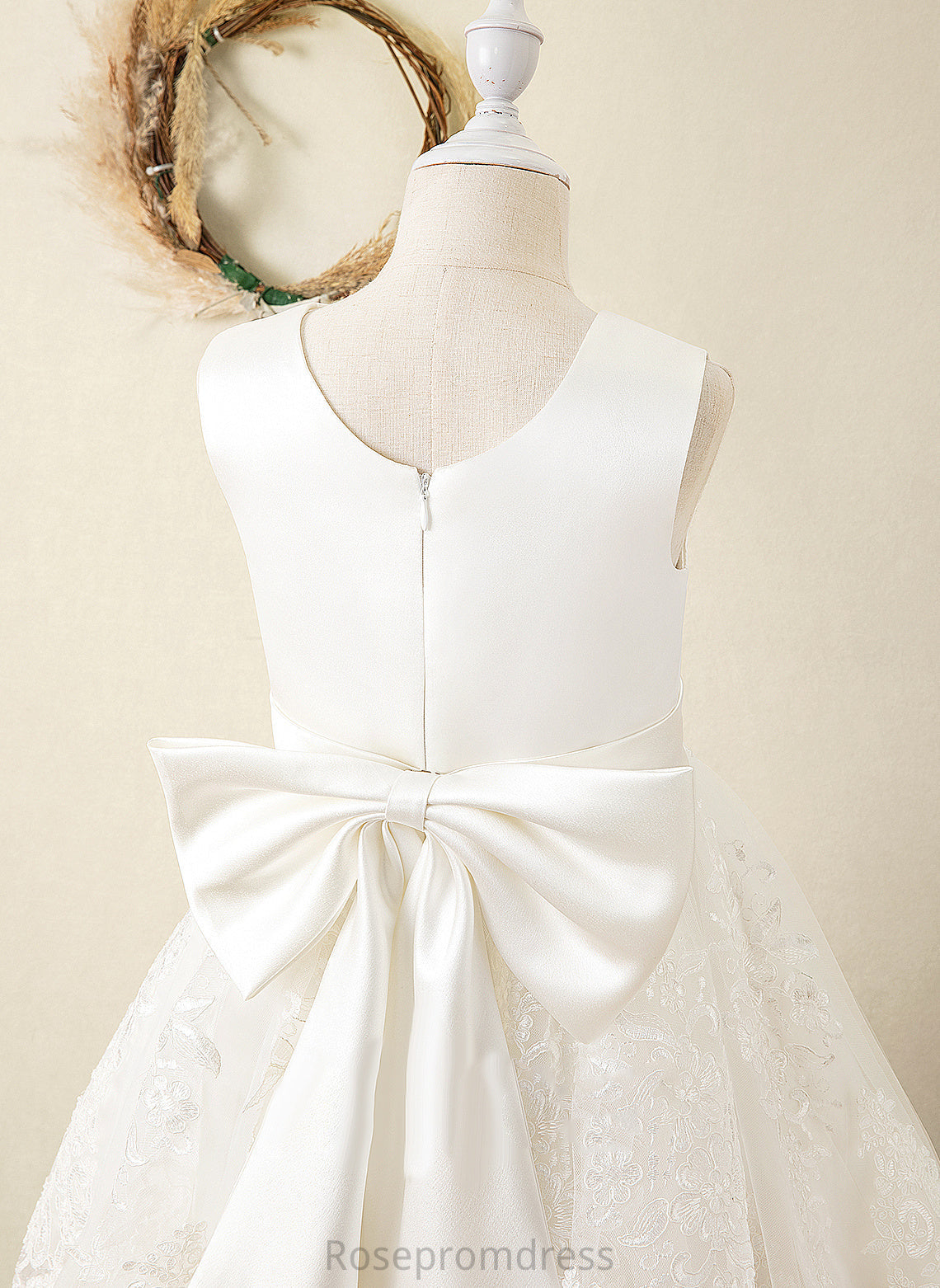 Scoop Ball-Gown/Princess Satin/Lace Sleeveless Knee-length Flower Girl Dresses - Genesis (Undetachable Flower Girl sash) Bow(s) Neck Dress With