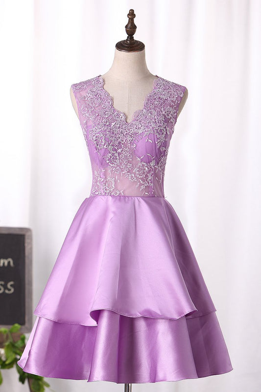 2024 Two-Layer Cocktail Dresses A Line V-Neck With Appliques Zipper Up