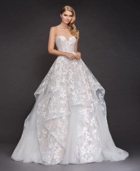 A-line 3D Lace Appliques V Neck Strapless Wedding Dresses Chapel Train Wedding Gowns RS924