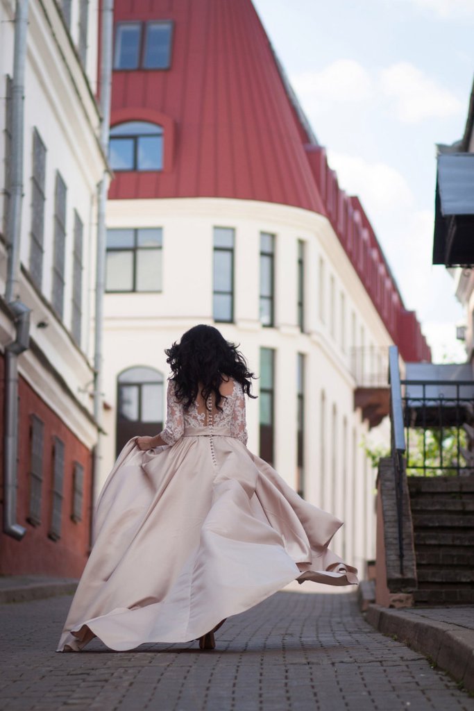 2024 A-Line Lace 3/4 Sleeve Pockets Scoop Satin Button Floor-Length Wedding Dress RS412