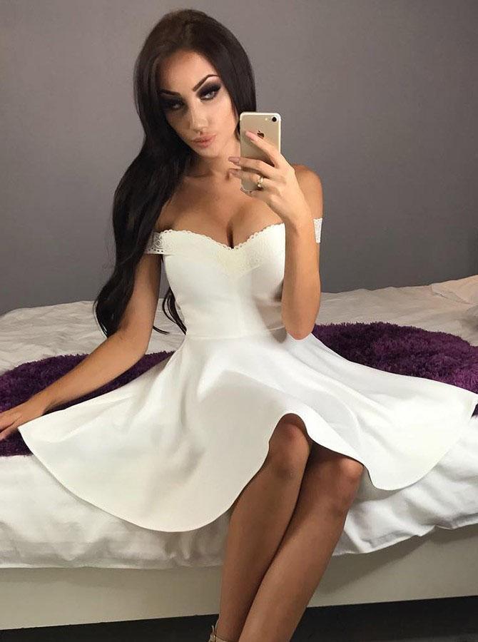 A Line Off the Shoulder Sweetheart Satin Homecoming Dresses Short Cocktail Dresses H1190