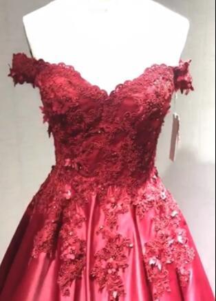 Ball Gown Red Lace Appliques Prom Dresses Off the Shoulder Quinceanera Dresses JS500