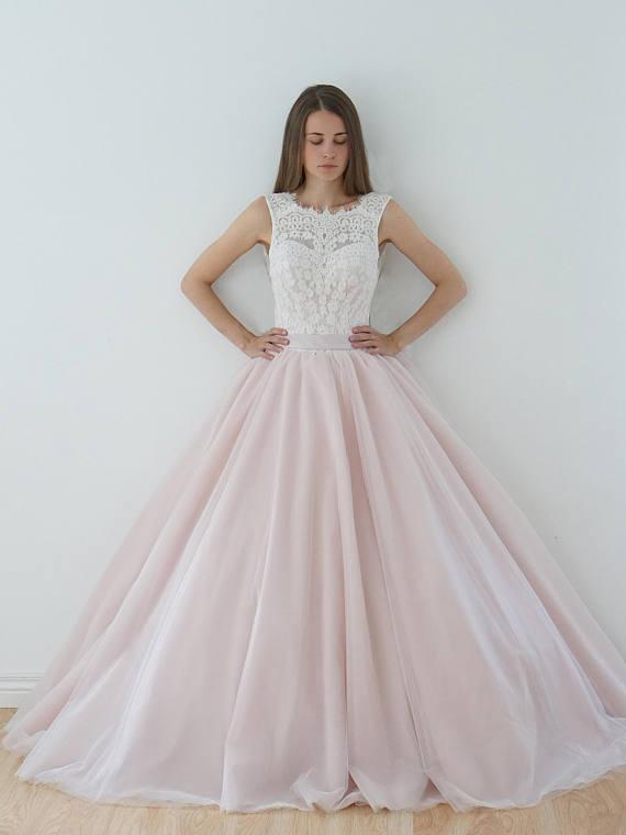 A Line Nude Tulle Pink Lace Appliqued Ball Gown Lace up Beach Wedding Dresses RS918