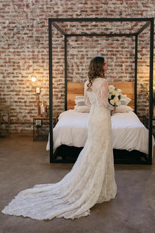 Rustic Sheath Long Sleeves Wedding Dress With Lace Beading Vintage Beach Bridal Dress W1003